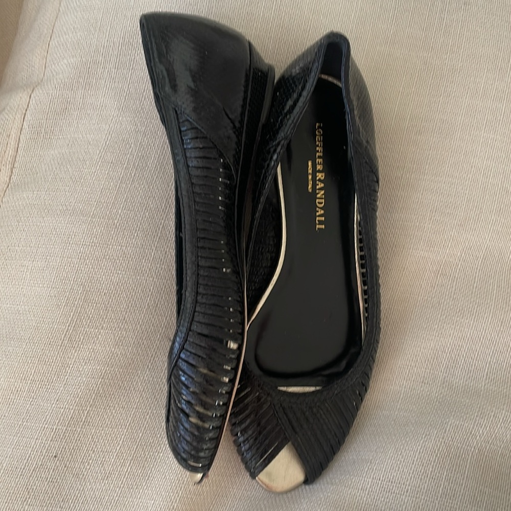 Beautiful Loeffler Randall Leather Flats size 8, runs half a size smaller